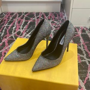 New never worn Steve Madden heels size 7.5